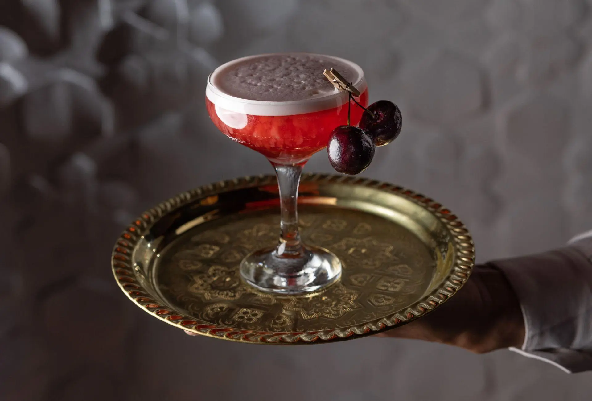 Cocktail raffinato vassoio dorato